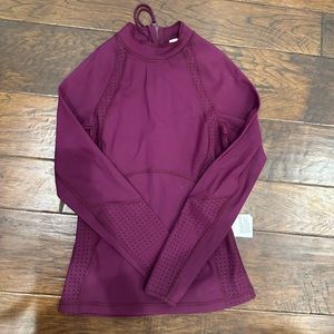 Lululemon Swell Seeker swim top